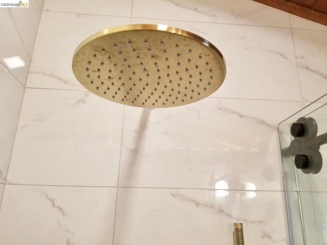 Building Photo - 21 Waverley Ct