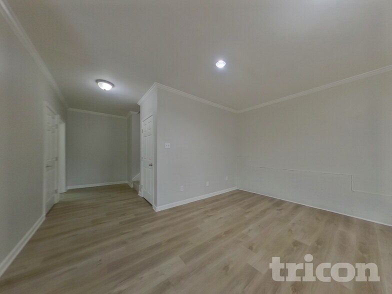 Building Photo - 22 Vinings Lake Dr SW