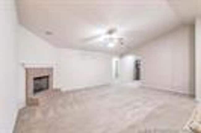 Building Photo - Well maintained home in a great location within Prestin lakes.