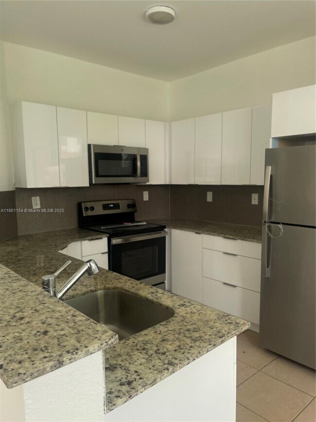 Building Photo - 24532 SW 110th Ave