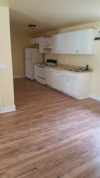 Building Photo - 2628 Wren Cir