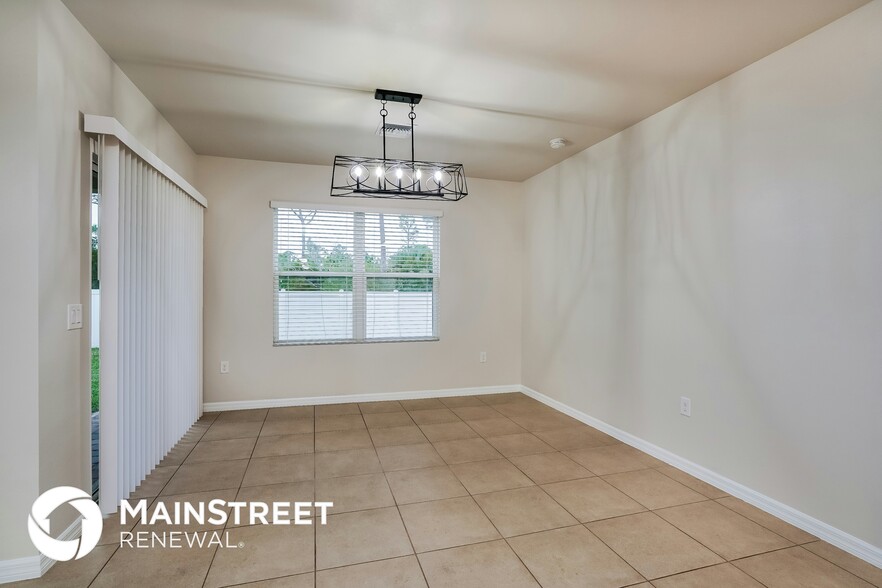Building Photo - 3451 Acapulco Cir