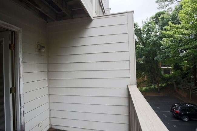 Building Photo - 1303 Wertland St