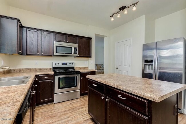 Building Photo - 7423 S 27th Way