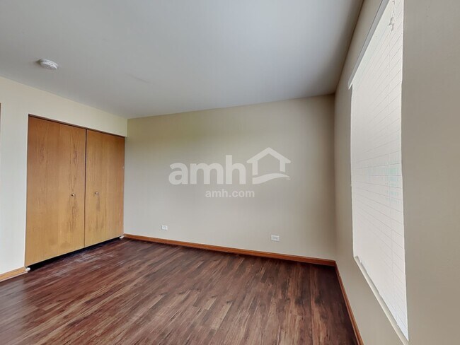 Building Photo - 211 Barrett Dr