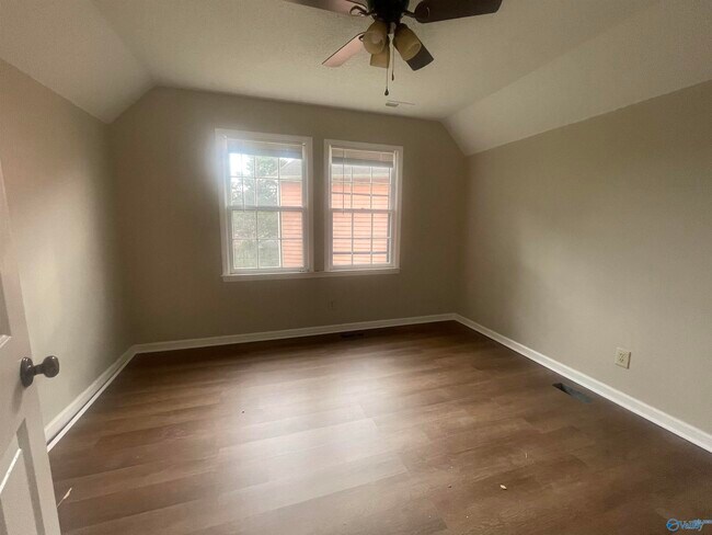 Building Photo - 1808 Hollytree Dr NW