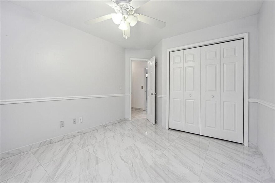 Building Photo - 3149 Lakeview Pkwy