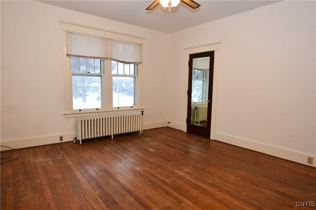 Building Photo - 2318 Genesee St