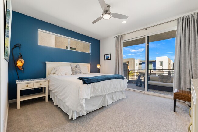 Building Photo - 483 Beacon Way