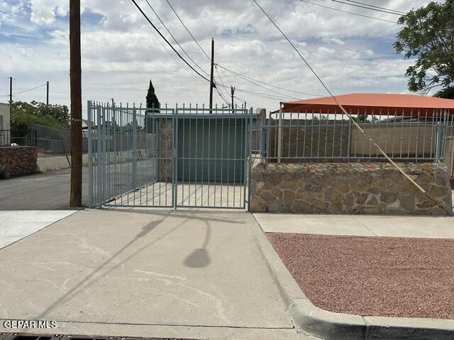 Building Photo - 4222 Pershing Dr
