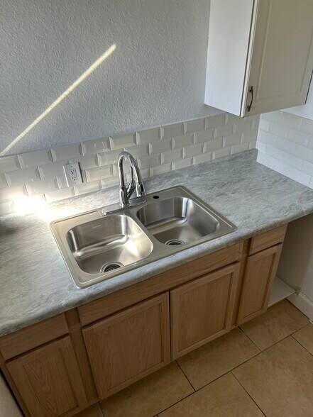 Building Photo - 439 Barbara Jenkins St