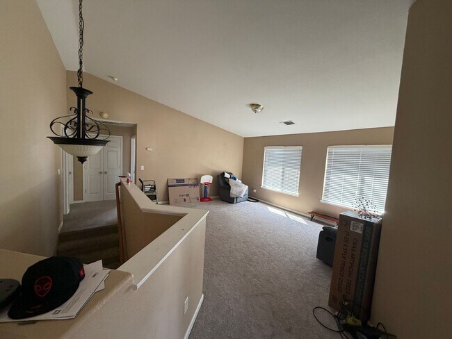 Building Photo - 12 Jackdaw Ct
