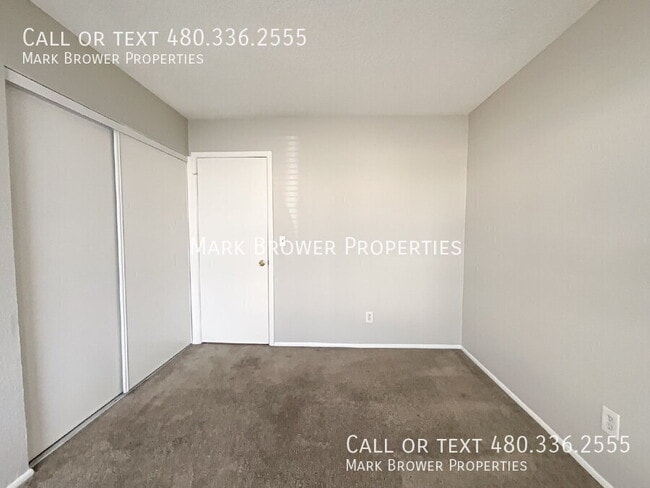 Building Photo - 1349 W Gila Ln