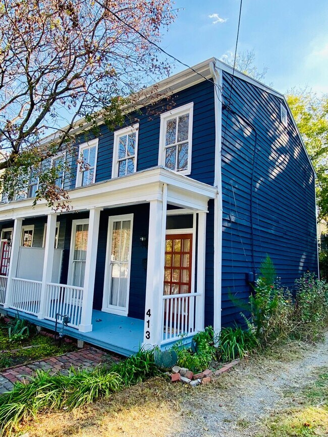 Building Photo - Beautifully Renovated 2bdrm/1.5bth Row House Located in Historic Church Hill!!