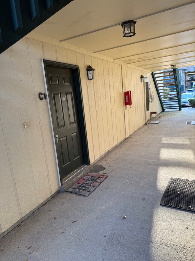 Building Photo - 2299 Scenic Hwy