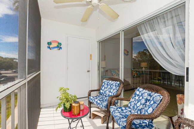 Building Photo - 2504 SE Anchorage Cove