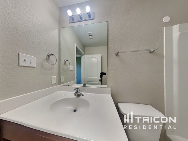 Building Photo - 652 Totem Trail Dr