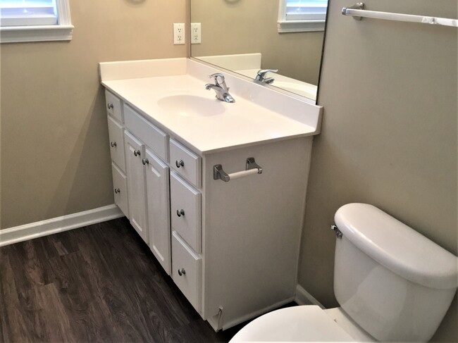 Building Photo - 408 Sunland Drive