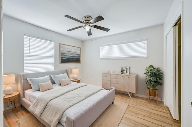 Building Photo - 1905 S Cooper St