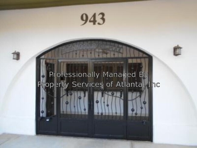Building Photo - 943 N Ormewood Park Dr SE