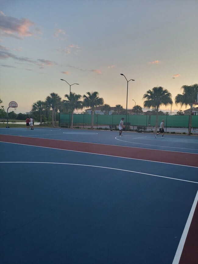 Building Photo - 4 Bedroom House in Eagle Creek, Lake Nona