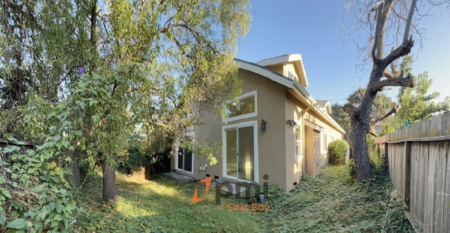 Building Photo - 891 Merle Ave