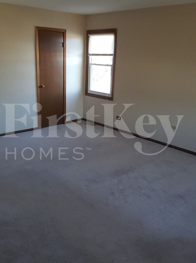 Building Photo - 1400 Brittany Ct