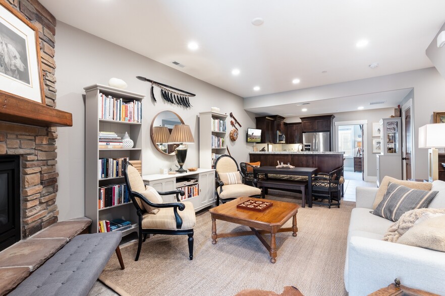 Building Photo - 13331 N Highmark Ct