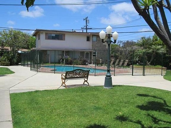 Building Photo - 2231 Canyon Dr