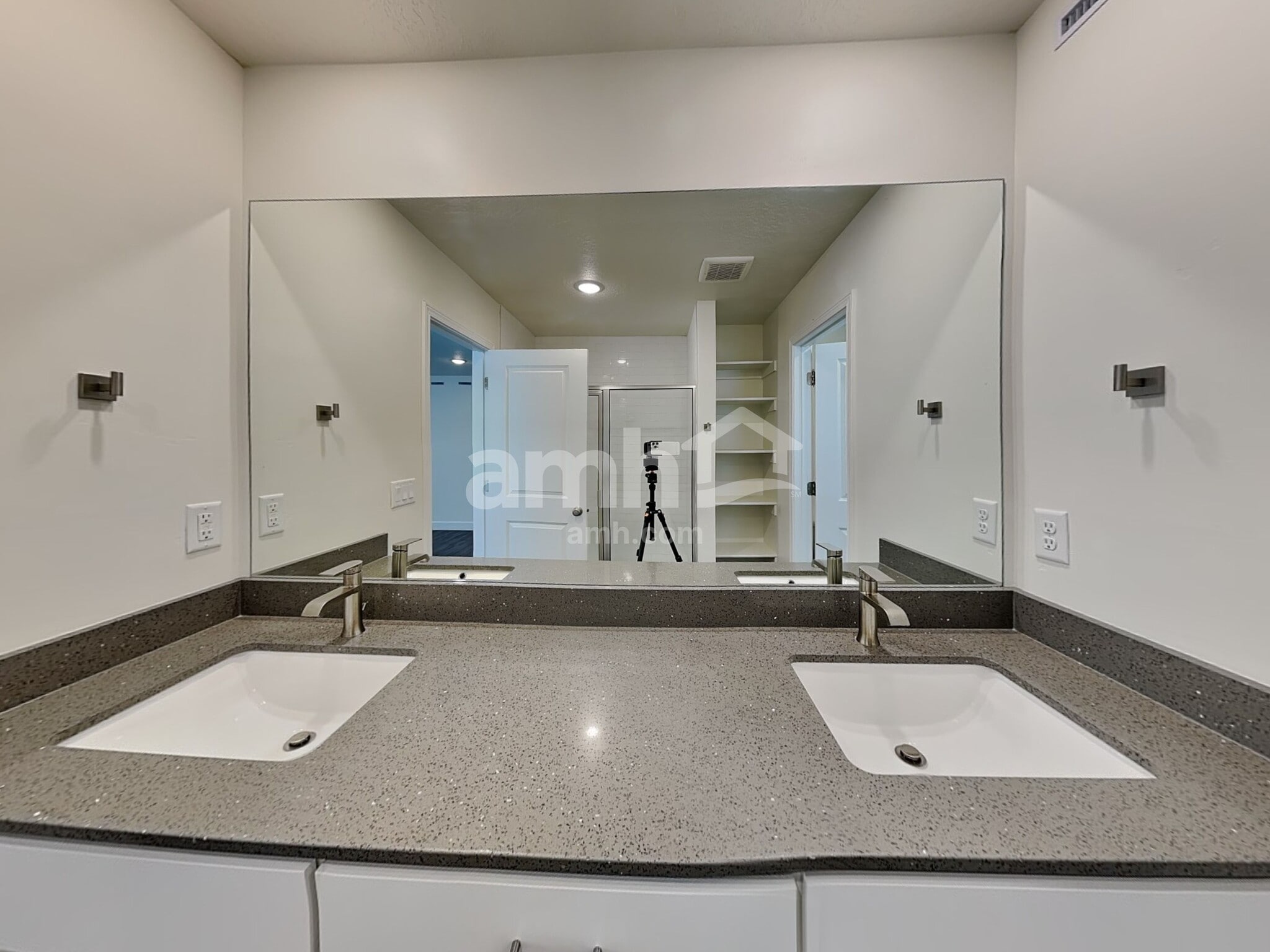 Building Photo - 6084 W Copper Hawk Dr