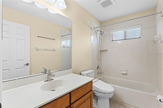 Building Photo - 4905 Legacy Oaks Dr