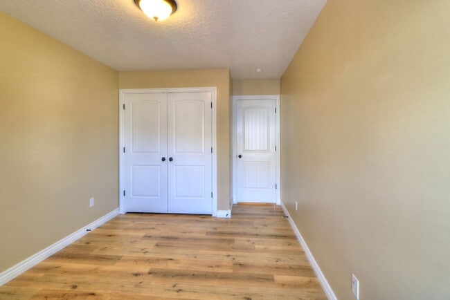 Building Photo - Traverse Mountain Pet Friendly Home.