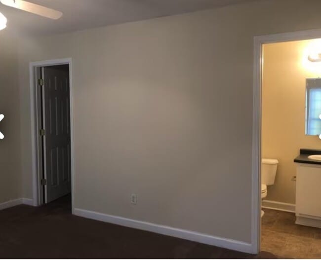 Building Photo - 807 King Arthur Dr