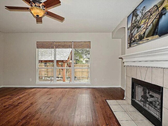 Building Photo - 1207 Chinquapin Ct