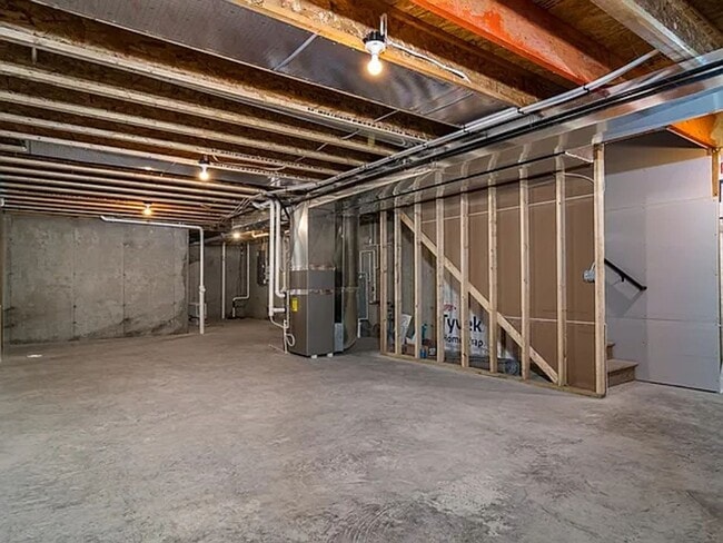 Building Photo - 2741 Spark St