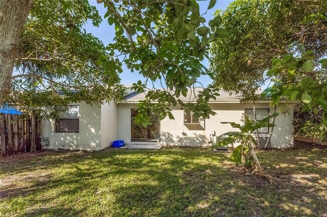 Building Photo - 5927 Ithaca Cir W