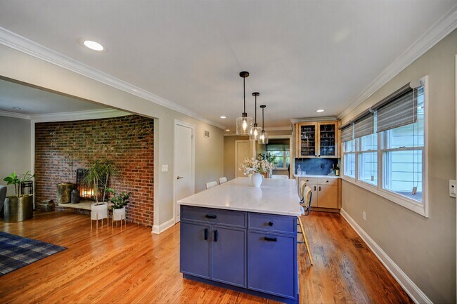 Building Photo - 117 Elm Ln