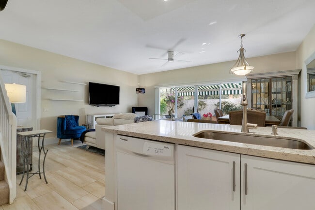 Building Photo - 6 Oakleaf Ct