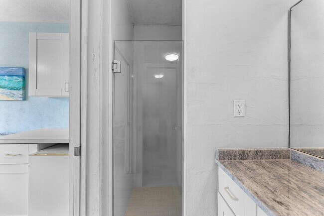 Building Photo - 2774 S Ocean Blvd