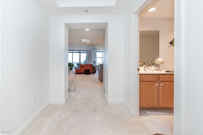 Building Photo - EXECUTIVE VACATION RENTAL