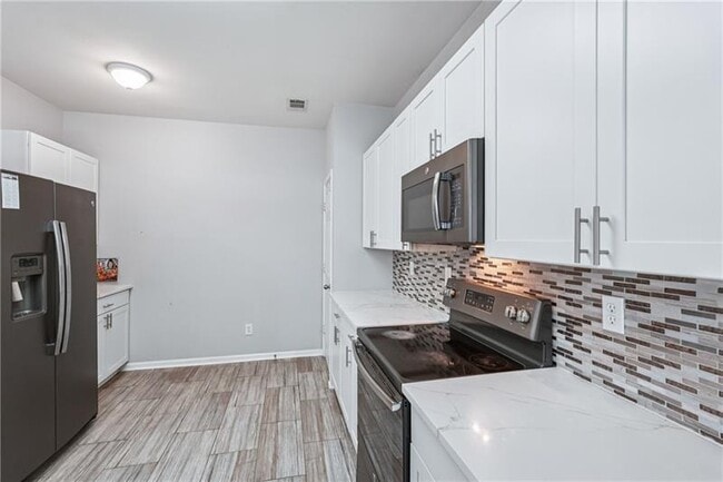 Building Photo - 545 Windstone Trail