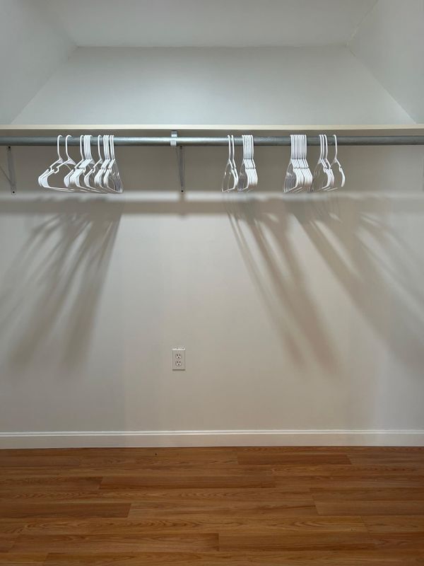 Building Photo - 9 Angle, A