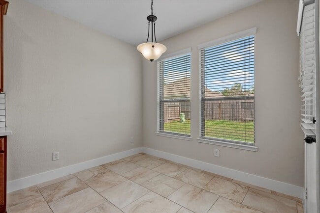 Building Photo - 1622 Julia Park Dr