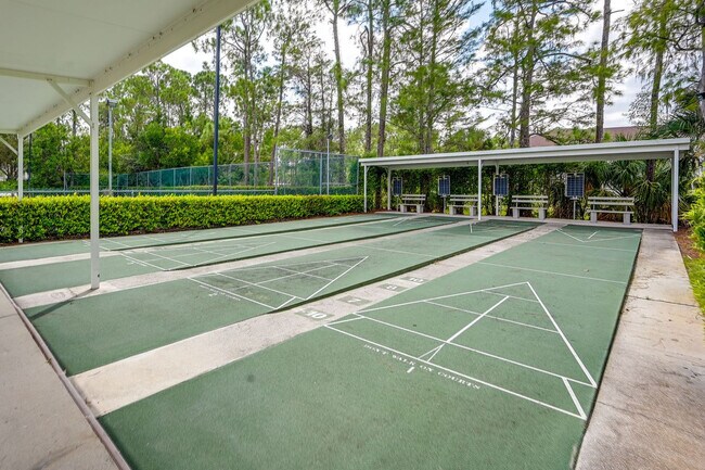 Building Photo - 5708 Deauville Cir