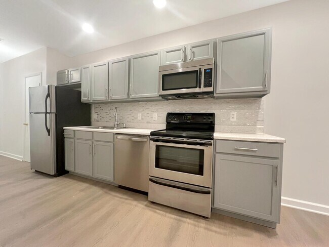 Building Photo - 1717 Trinidad Ave NE