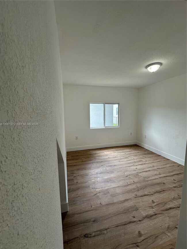 Building Photo - 3123 NW 22nd Ct