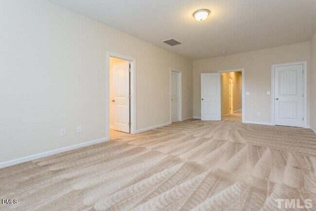 Building Photo - 4106 Vallonia Dr