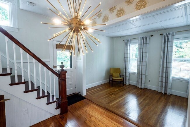 Building Photo - 74 Oakland St