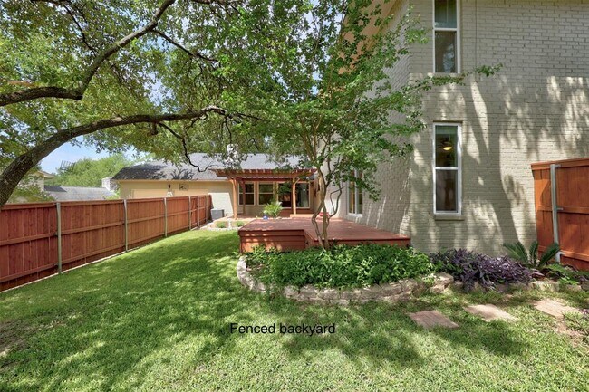 Building Photo - 9411 Cedar Crest Dr
