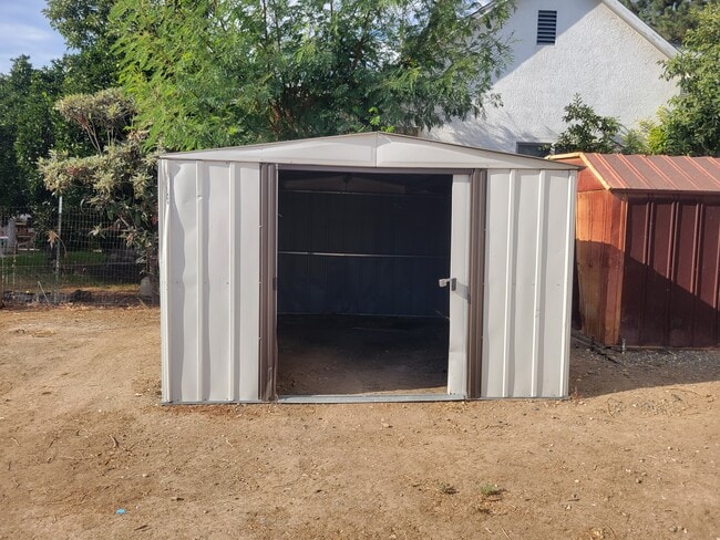 Building Photo - 1596 Adams Rd